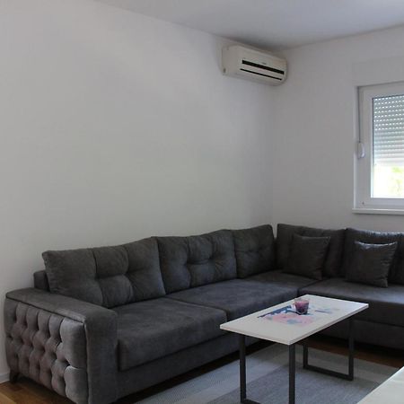 Vip Apartment Visoko Buitenkant foto