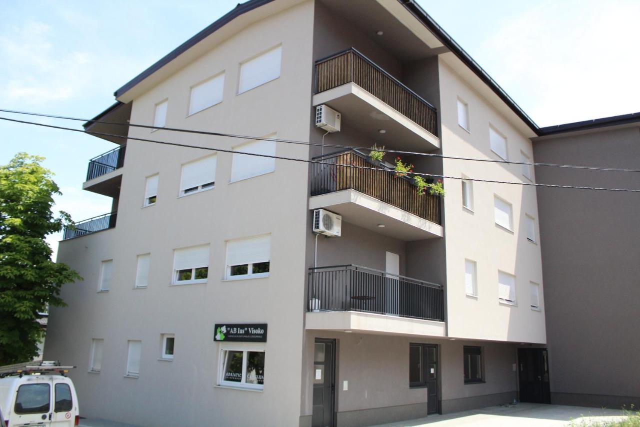 Vip Apartment Visoko Buitenkant foto
